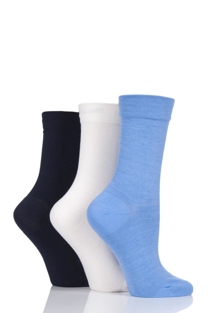 3 pair bamboo ladies blues and white